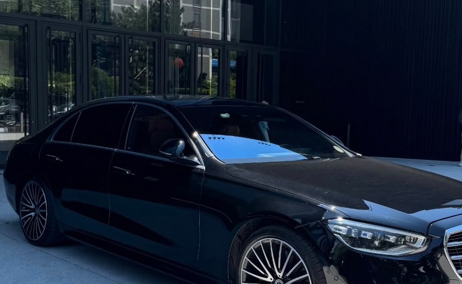 Mercedes S-Class Lux exterior